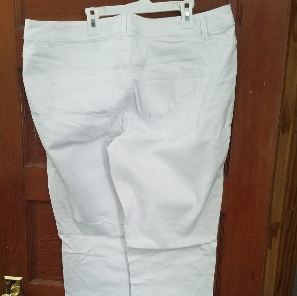 Lane Bryant White Crop